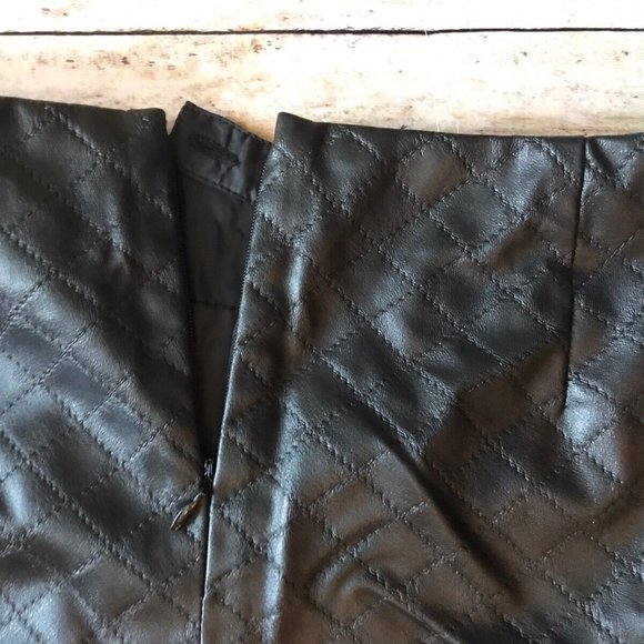Cynthia Rowley Quilted Faux Leather Mini Skirt - Picture 2 of 3
